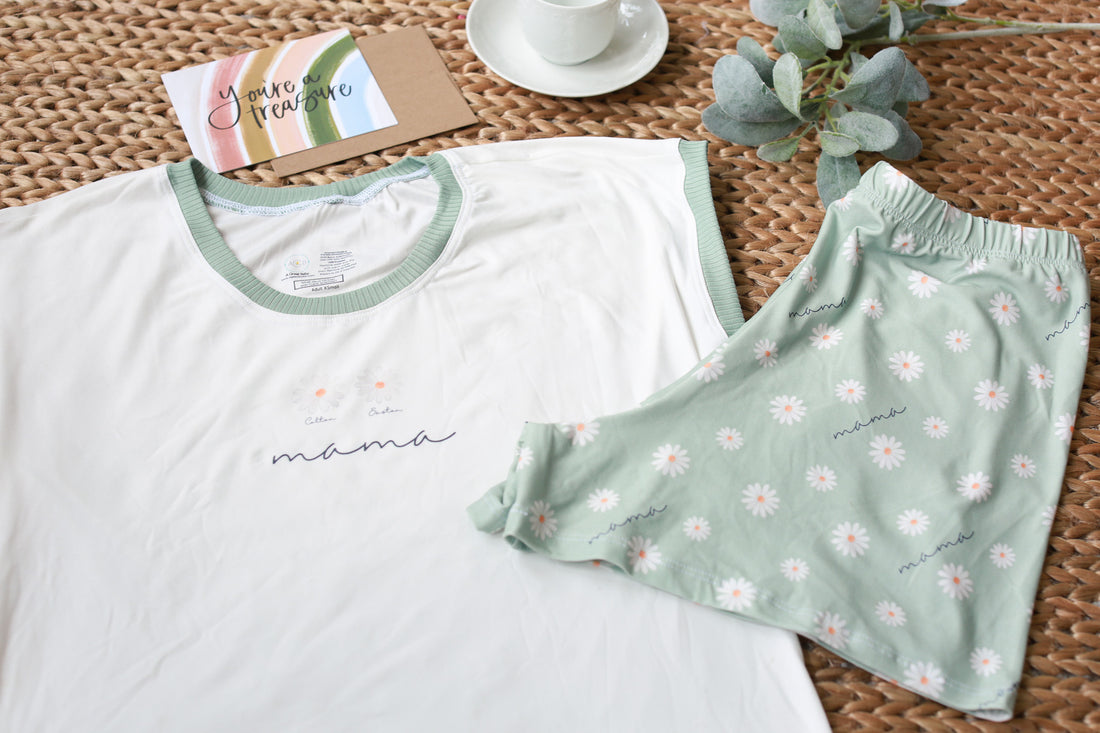 Mothers Day Pajamas - Personalized Mom Pajama Set with Daisy Print & Soft Breathable Fabric