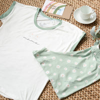 Mothers Day Pajamas - Personalized Mom Pajama Set with Daisy Print & Soft Breathable Fabric