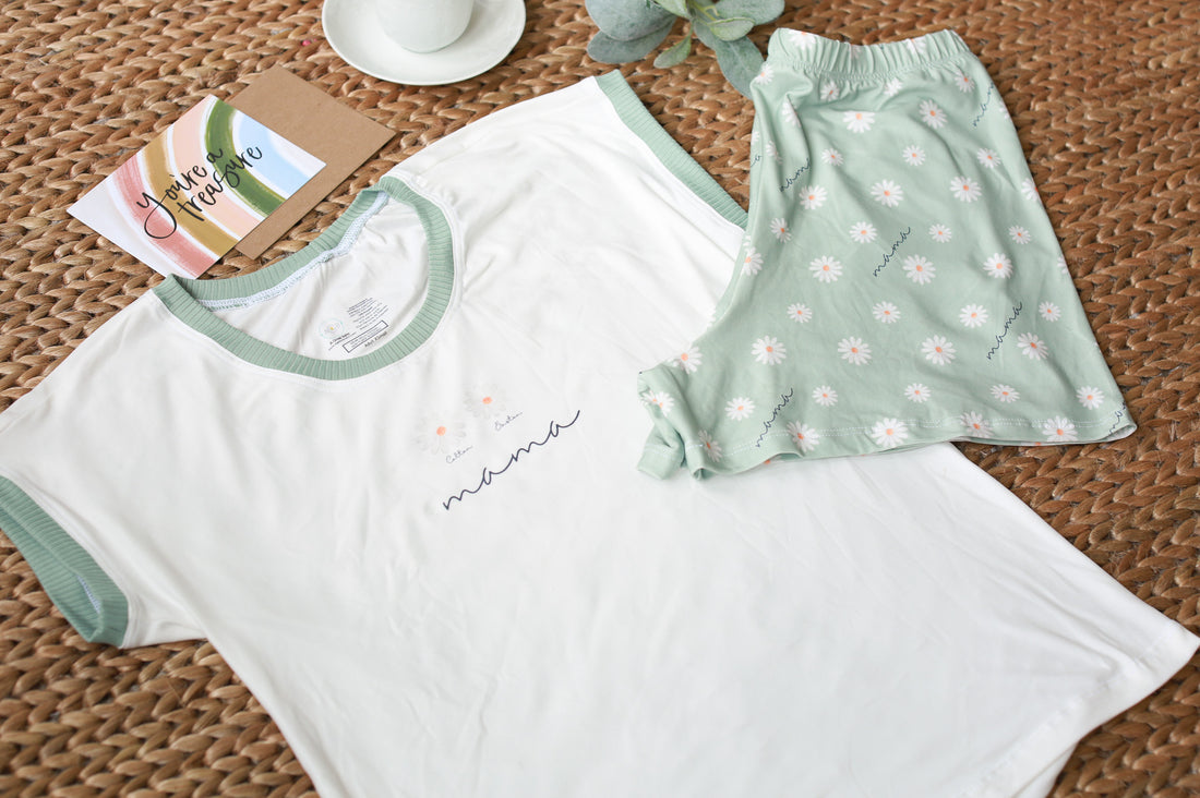Mothers Day Pajamas - Personalized Mom Pajama Set with Daisy Print & Soft Breathable Fabric