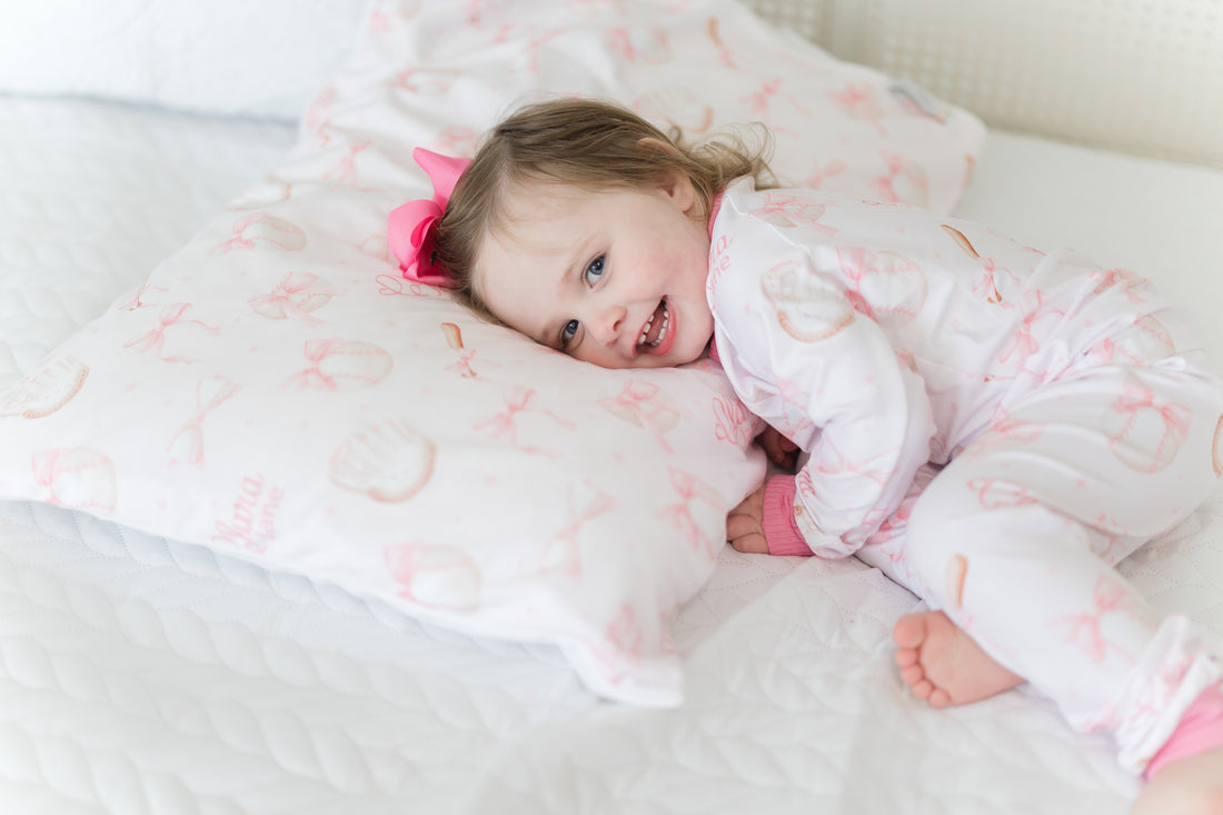Personalized Minky Pillowcase – Soft Pink Baseball Bows, Custom Name, Cozy Kids Bedding
