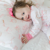 Personalized Minky Pillowcase – Soft Pink Baseball Bows, Custom Name, Cozy Kids Bedding