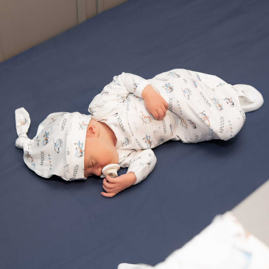 Jeff the Pilot Knotted Baby Gown